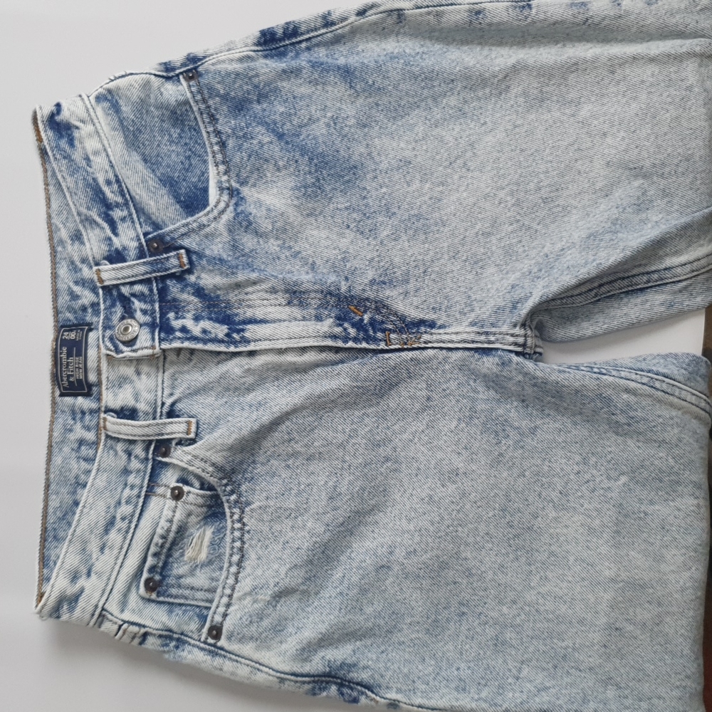 Abercrombie  High Rise Mom Jeans - Picture 8 of 8